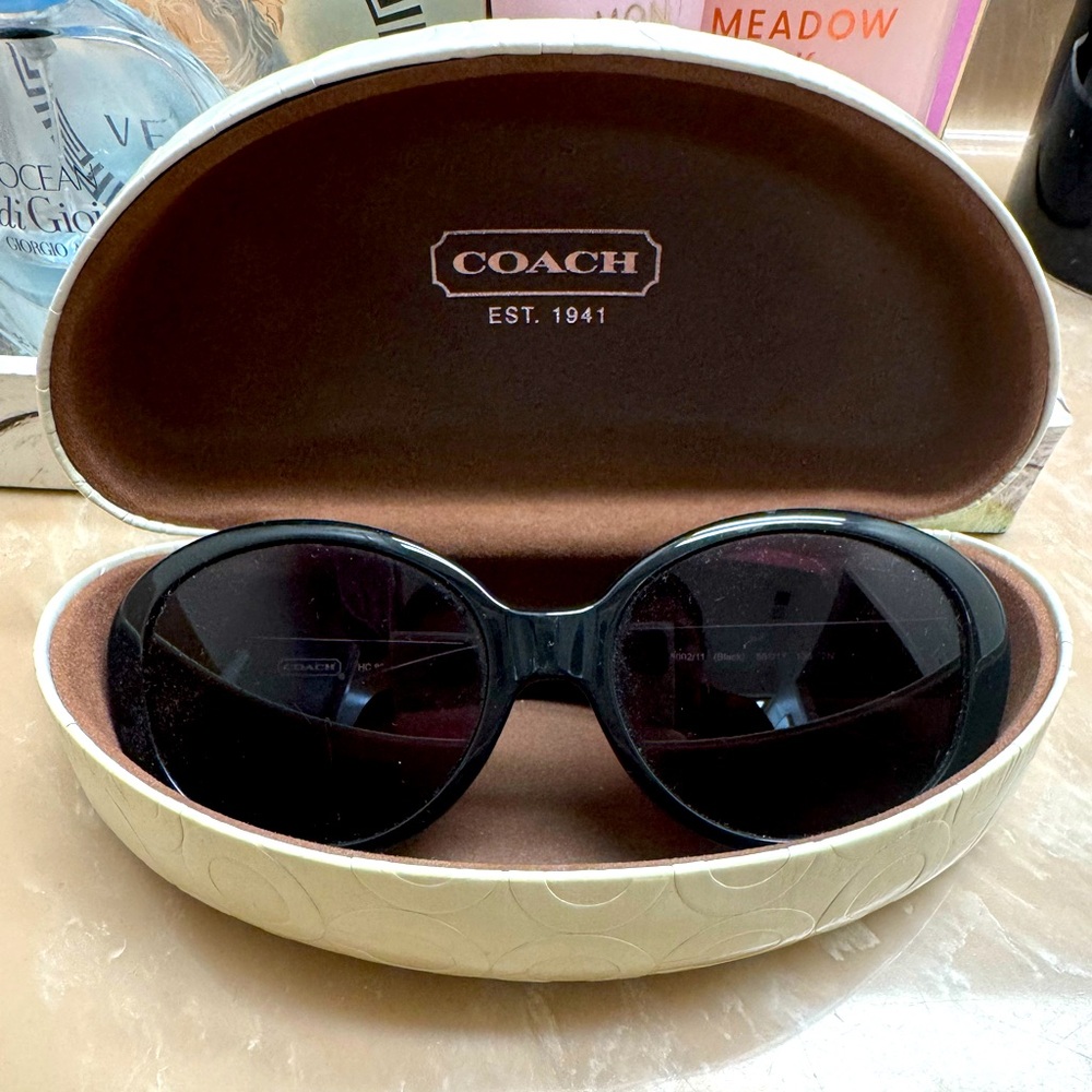 COACH sunglasses with case